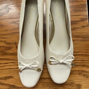 Hush Puppies “Sara” Shoes, size 8.5